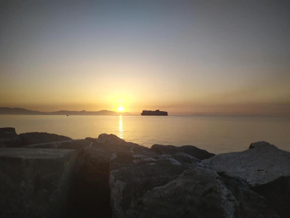 Nisaki Hotel & Elite Suites Ermupoli Zewnętrze zdjęcie